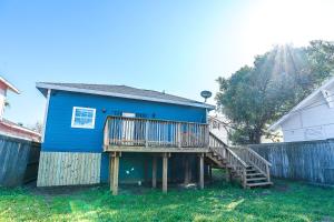 Beyond the Blue Fabulous Beach House close to Seawall and Pleasure Pier