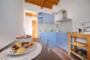 A kitchen or kitchenette at Katerina