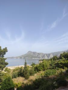 Foto da galeria de Apartment Ravnice em Omiš