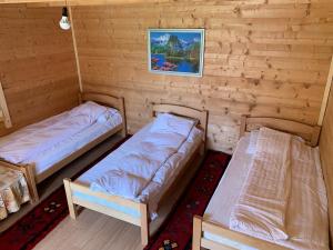 Postel nebo postele na pokoji v ubytování Guest House Ulaj + 37 fotografií