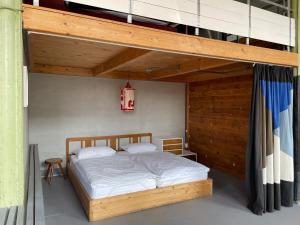 מיטה או מיטות בחדר ב-Meisterzimmer