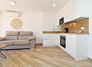 Küche/Küchenzeile in der Unterkunft Penthouse El Pato 872 Levante Beach