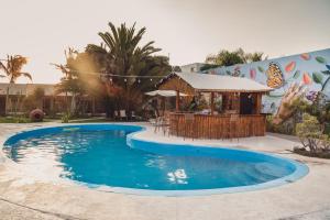 Der Swimmingpool an oder in der Nähe von Hotel El Condor