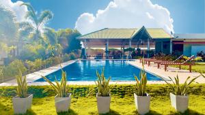 Der Swimmingpool an oder in der Nähe von Atara Lagoon Kalpitiya