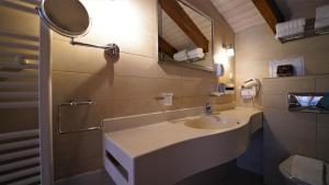 Kúpeľňa v ubytovaní Zigouris House + 24 fotografií