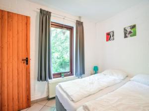 Кровать или кровати в номере Holiday Home in Ulestraten with Forest +32 фотографии