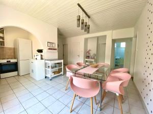 Kuchyňa alebo kuchynka v ubytovaní Do-Ti Apartmanház Balatonlelle