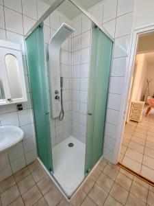 Kúpeľňa v ubytovaní Do-Ti Apartmanház Balatonlelle