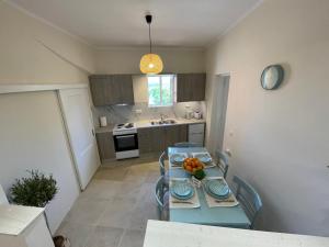 Kuchyň nebo kuchyňský kout v ubytování Vatos 2 bedroom apartment