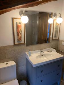 Koupelna v ubytování Casa Inés + 39 fotografií