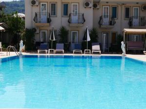 Bazén v ubytování Nefis Hotel Ölüdeniz nebo v jeho okolí