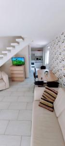 Kuchyňa alebo kuchynka v ubytovaní Babzsi Nyaraló