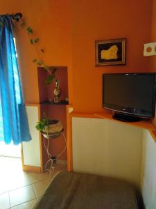 TV a/nebo společenská místnost v ubytování My House Suite