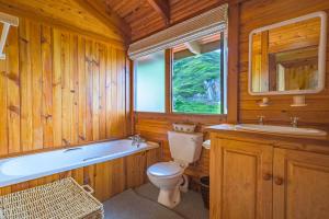Et badeværelse på Shamrock Cottage