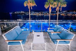 Bazén v ubytování Baia Bodrum Hotel nebo v jeho okolí