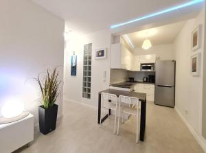 Kuchyňa alebo kuchynka v ubytovaní Apartment 1A