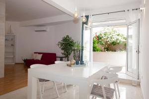 Gallery image of Deluxe Beach Apartments Renata in Split