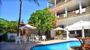 A piscina localizada em Che Lagarto Hostel Porto de Galinhas ou nos arredores