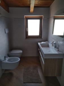 A bathroom at Porta del cilento