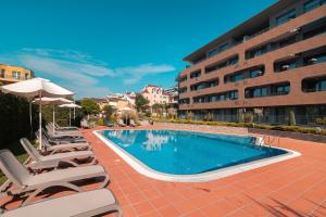 Bazén v ubytování Nobile apartment - Coral Residence complex with parking & pool nebo v jeho okolí