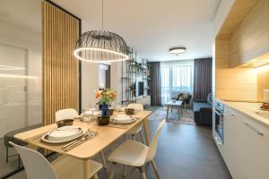 Kuchyň nebo kuchyňský kout v ubytování Nobile apartment - Coral Residence complex with parking & pool