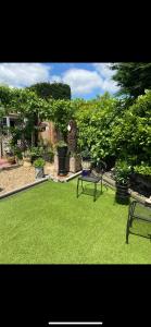 Zahrada ubytování Wisteria House Perfect for contractors & Business