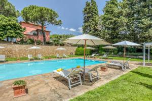 Bazén v ubytování Relais Pian Di Vico nebo v jeho okolí