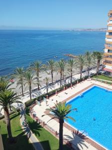Bazén v ubytování HH Apartamento Algarrobo costa nebo v jeho okolí