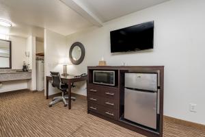 Kuchnia lub aneks kuchenny w obiekcie Sundowner Motel Sequim
