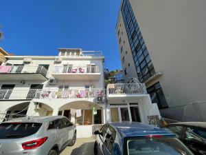Zgradba, v kateri se nahaja apartma