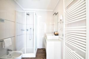 A bathroom at H2O ROOMS