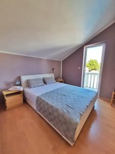 Foto dalla galleria di Apartmani Latin Jezera a Jezera