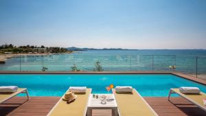 Bazén v ubytování Dedaj Resort - Villa Tina nebo v jeho okolí