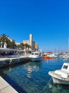 Gallery image of Apartment Filomena in the center in Komiža