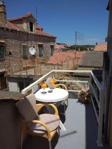 Balkón nebo terasa v ubytování M&K studio apartment