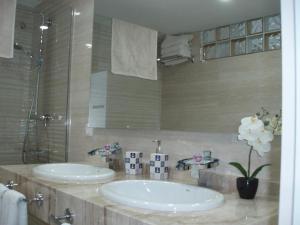 Bilik mandi di Cordoba Tourist Apartments