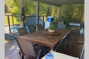 Foto dalla galleria di Relax in the spa with views opposite Lake Eildon a Goughs Bay
