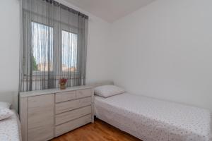 Fotografia z galérie ubytovania Modern apt w terrace 2 min walk to the beach v Trogiri