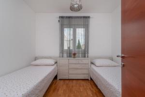 Fotografia z galérie ubytovania Modern apt w terrace 2 min walk to the beach v Trogiri