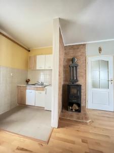 Cucina o angolo cottura di Underwoods Žabljak Guesthouse