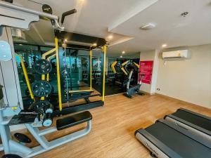 Fitness centrum a/nebo fitness zařízení v ubytování GLOW Pattaya