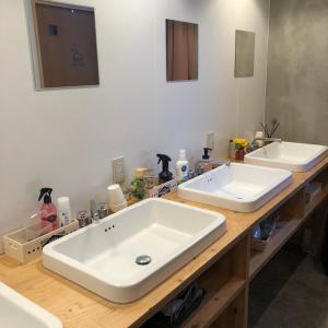 
A bathroom at HOTEL&HOSTEL HARU
