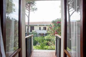 A balcony or terrace at Il Gabbiano Piano Terra - Goelba