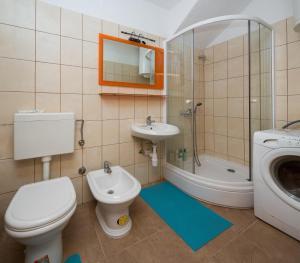 Fotografie z fotogalerie ubytování Spacious apt w magnificent sea view & big terrace v destinaci Sumpetar