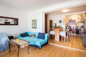 Fotografie z fotogalerie ubytování Spacious apt w magnificent sea view & big terrace v destinaci Sumpetar