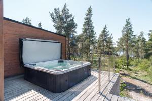 Fotografie z fotogalerie ubytování Seija's Modern Secluded Villa with Jacuzzi & Sauna v destinaci Töfsala