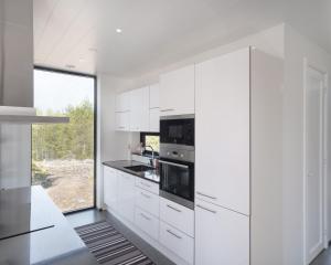 Fotografie z fotogalerie ubytování Seija's Modern Secluded Villa with Jacuzzi & Sauna v destinaci Töfsala