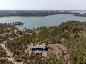 Fotografie z fotogalerie ubytování Seija's Modern Secluded Villa with Jacuzzi & Sauna v destinaci Töfsala