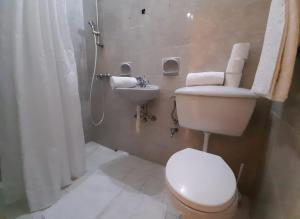 Een badkamer bij Coral