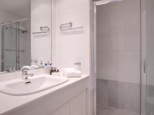 Koupelna v ubytování Espacioso y encantador apartamento en las gaviotas
